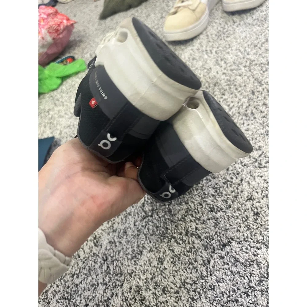 On Running Cloudsurfer CloudTec Phase Black White Kids 4 Athletic Sneakers Shoes